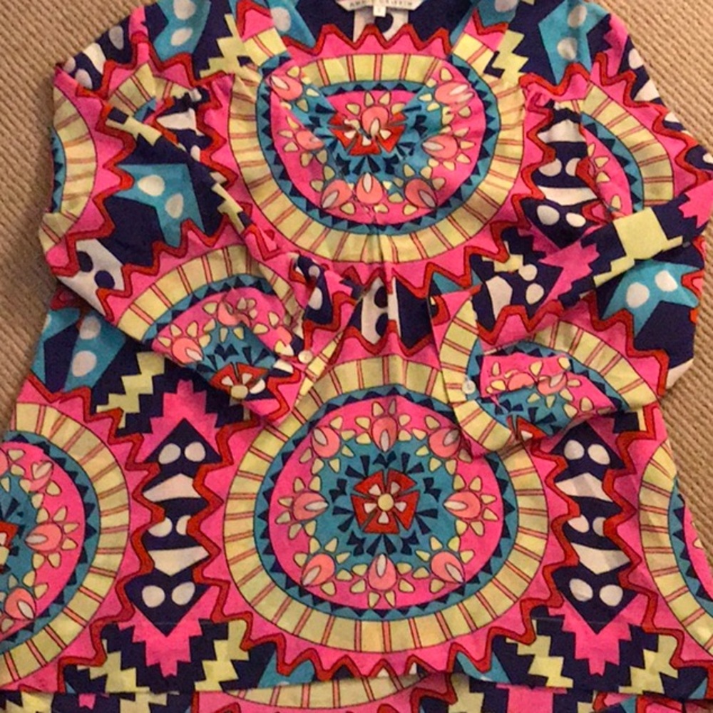 Annie griffin size small top